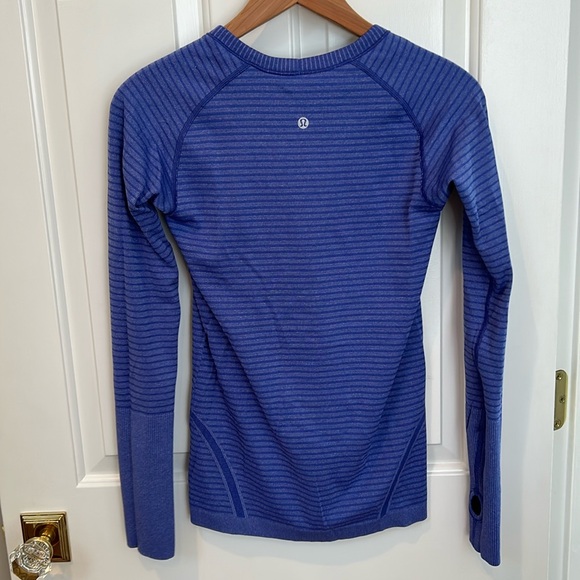 Lululemon Blue Stripe Swiftly Long Sleeved Top size 6 - Picture 2 of 3